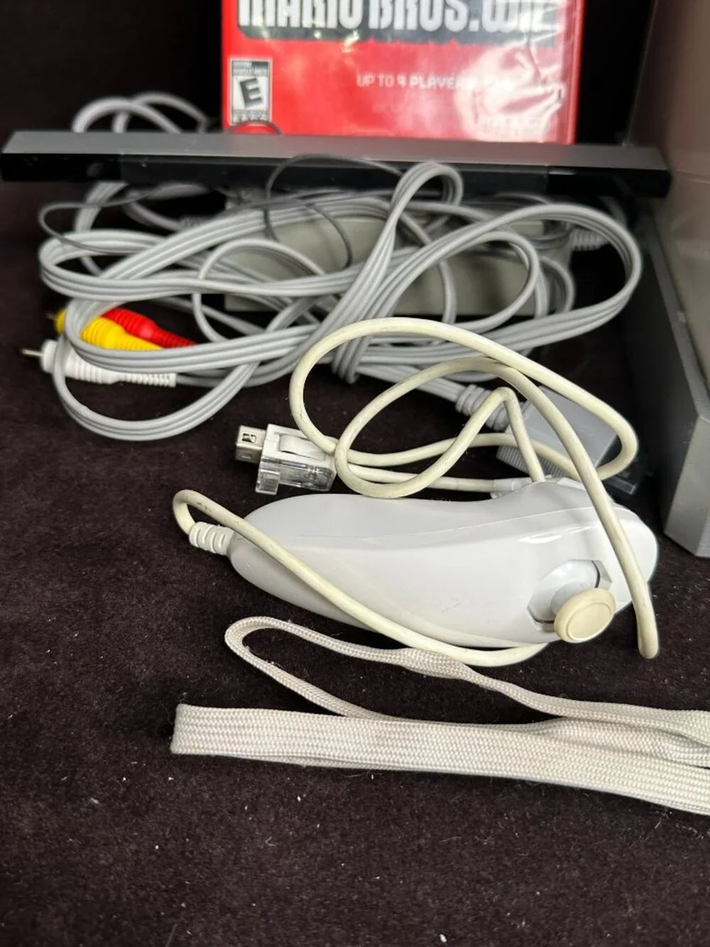 Nintendo Wii White Console Bundle (RVL-001) – Includes New Super Mario Bros. Wii